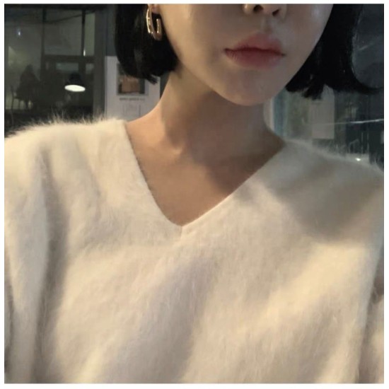 2022 High Quality Womens Mohair Loose Pullover New Winter Long Sleeve Knitted Thick Soft Warm V Neck Sweater Tops for Women